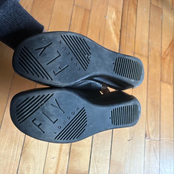 Fly London Sz 6.5 (37) Black Leather Open Toes Lagenlook Wedge Sandals - Picture 8 of 9